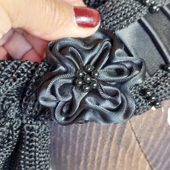 Vintage 40s Black Knit Beaded Snood Satin Rosette Detail - Picture 2 of 14